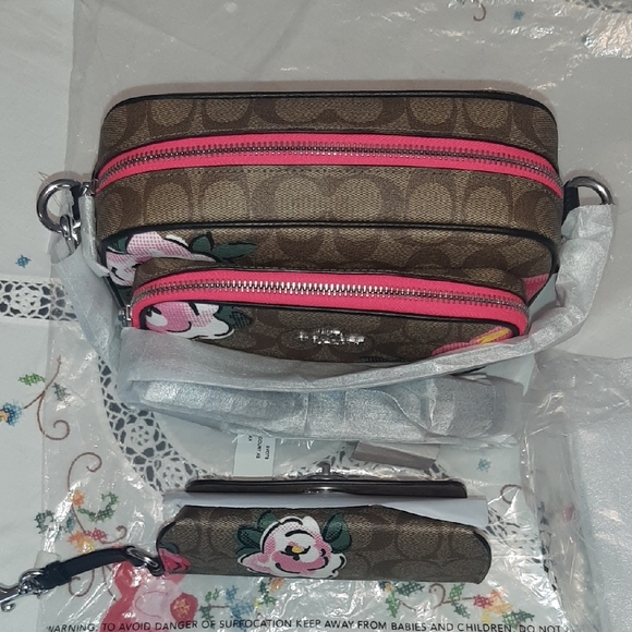 NEW Coach🌹ROSE COURT CROSSBODY➕EYEGLASS CASE Pink and Red Blooms - Picture 11 of 15